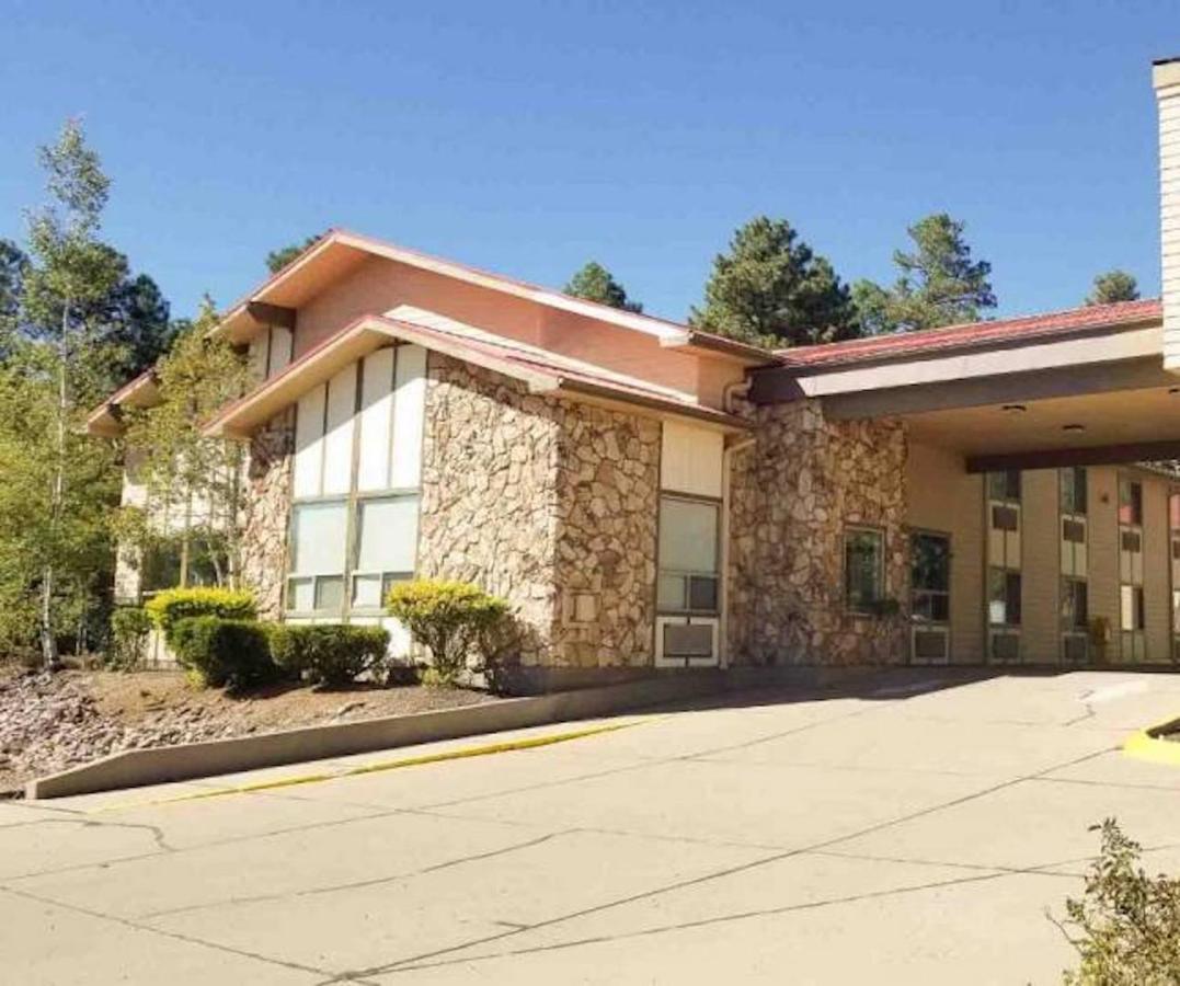 Pinetop Studio Suites المظهر الخارجي الصورة